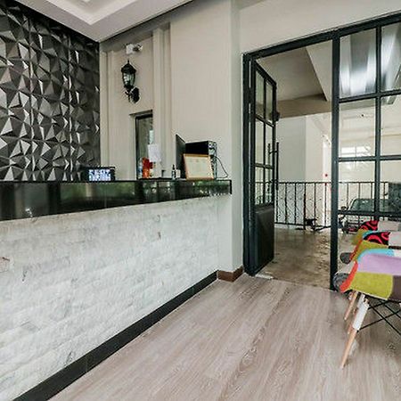 Marisa Residence Bangkok Exterior photo