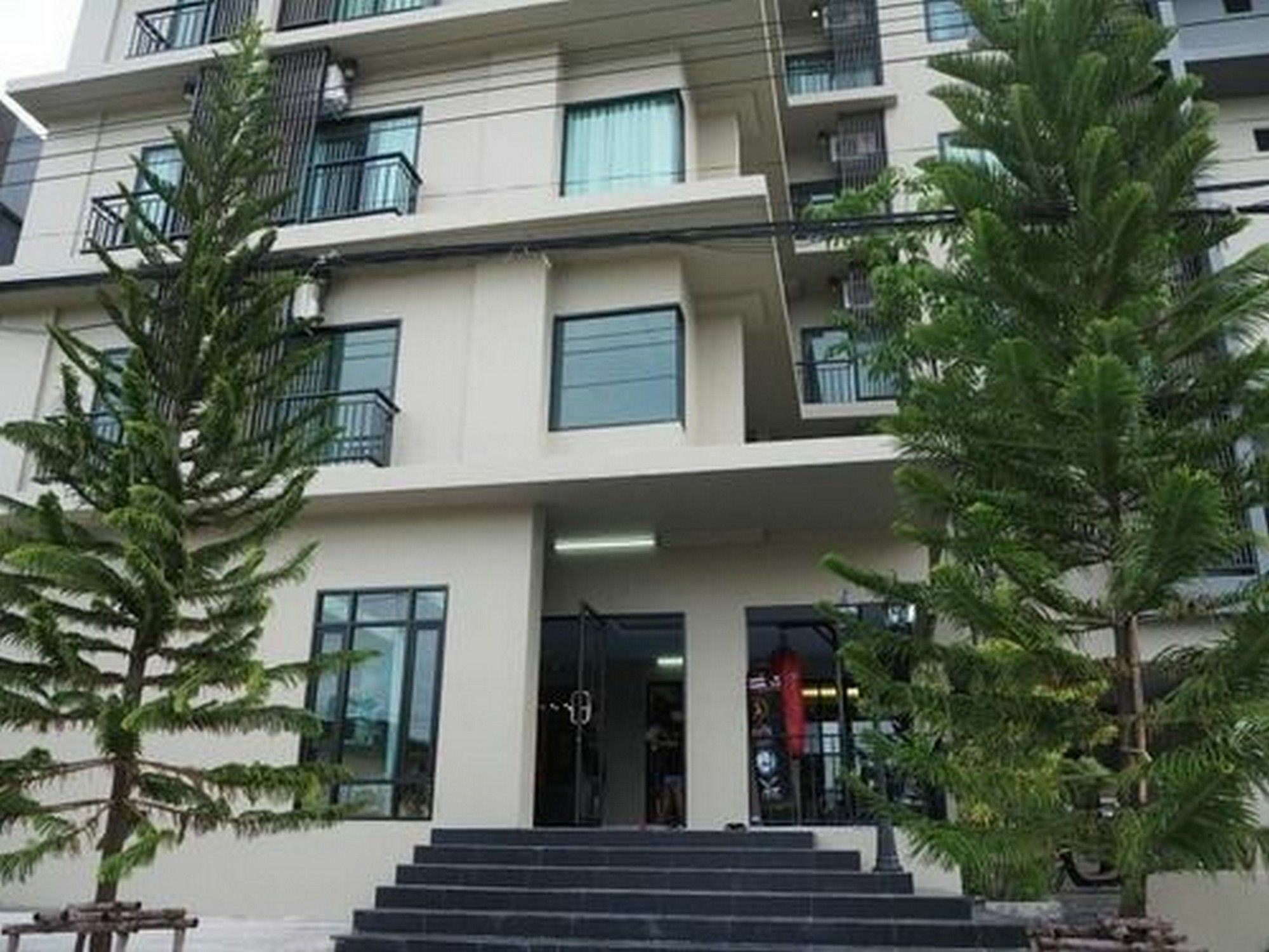 Marisa Residence Bangkok Exterior photo